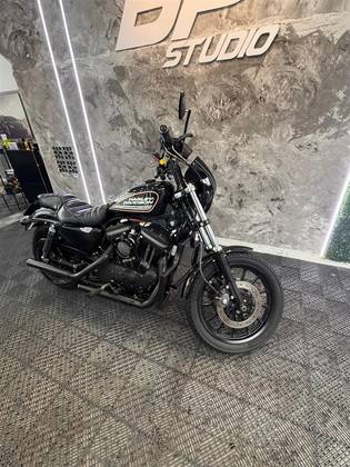 HARLEY-DAVIDSON SPORTSTER XL 883 R 